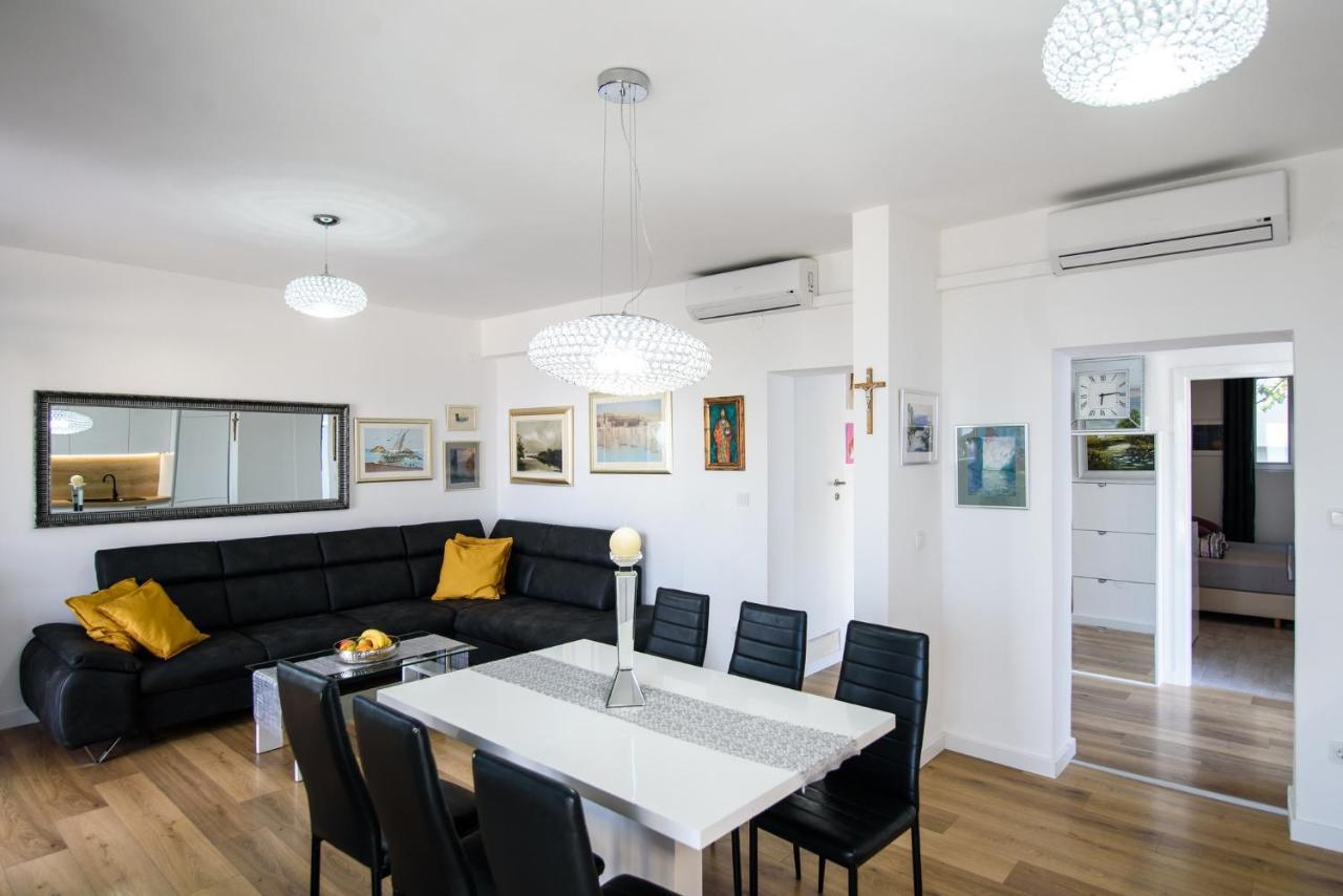 מליני Aurora Seaview Apartment מראה חיצוני תמונה