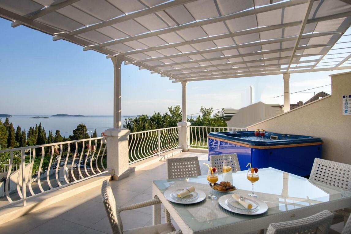 מליני Aurora Seaview Apartment מראה חיצוני תמונה