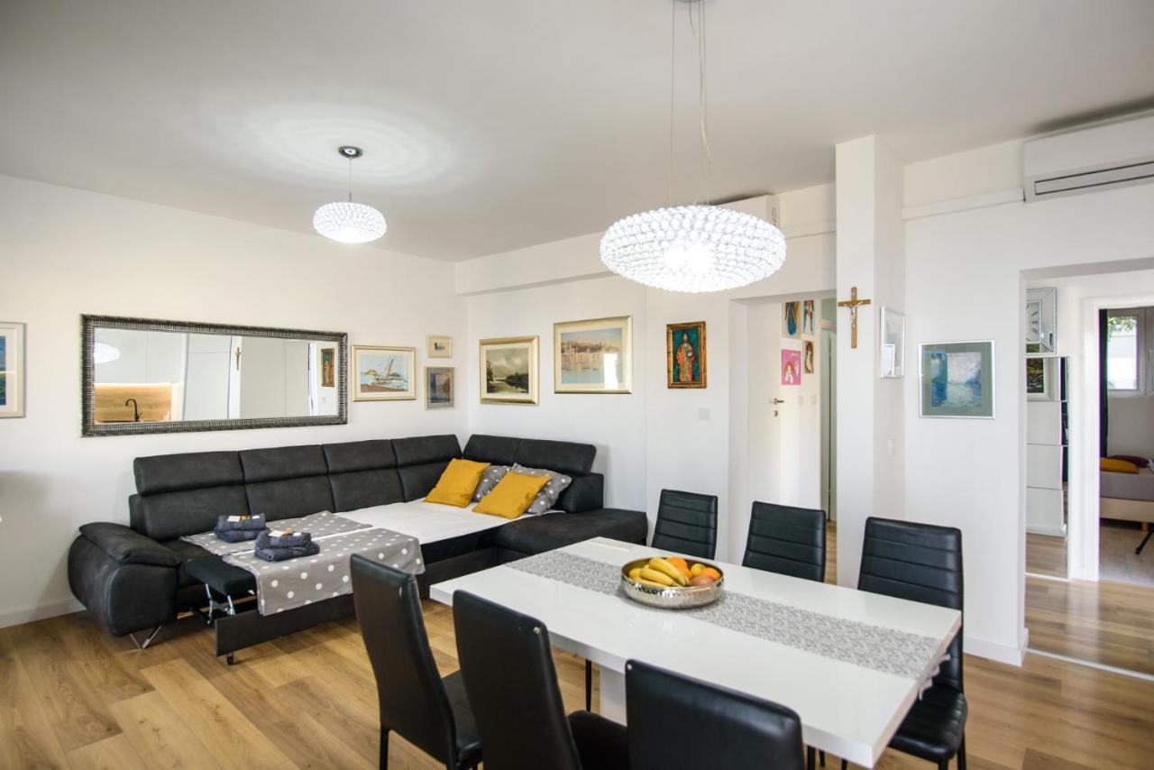 מליני Aurora Seaview Apartment מראה חיצוני תמונה