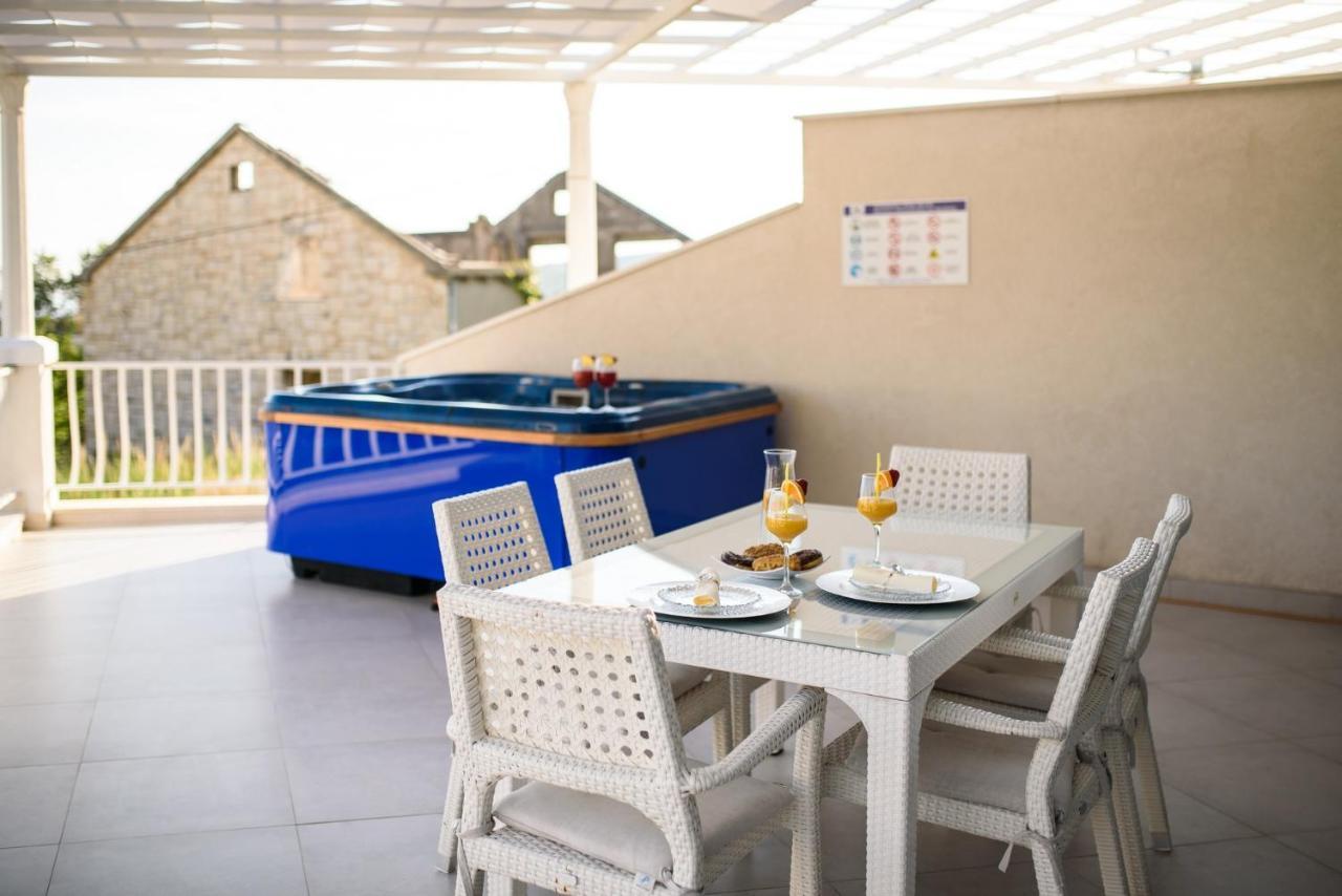 מליני Aurora Seaview Apartment מראה חיצוני תמונה