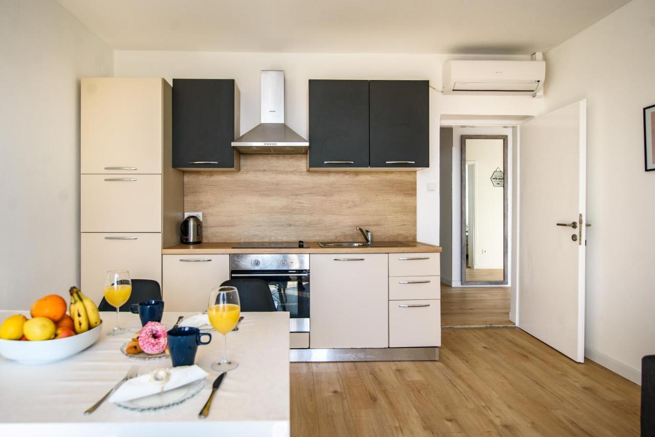 מליני Aurora Seaview Apartment מראה חיצוני תמונה