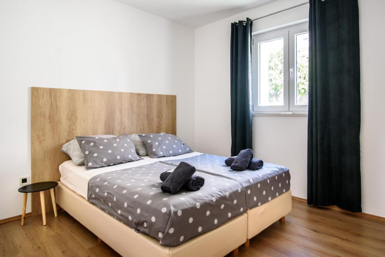מליני Aurora Seaview Apartment מראה חיצוני תמונה