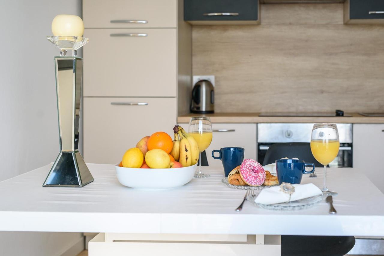 מליני Aurora Seaview Apartment מראה חיצוני תמונה