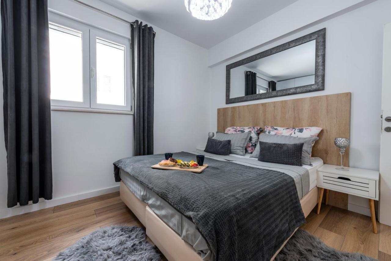מליני Aurora Seaview Apartment מראה חיצוני תמונה