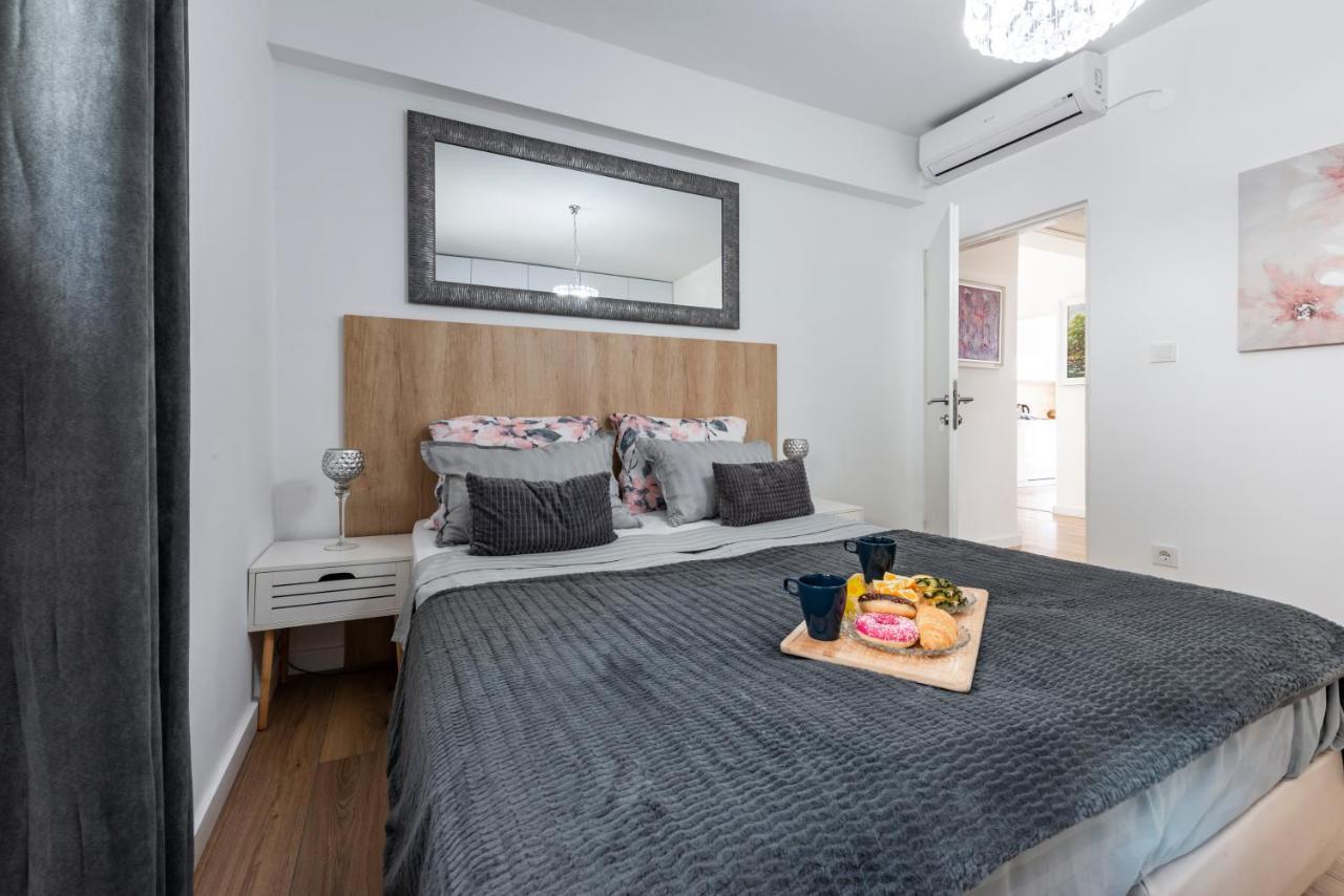 מליני Aurora Seaview Apartment מראה חיצוני תמונה