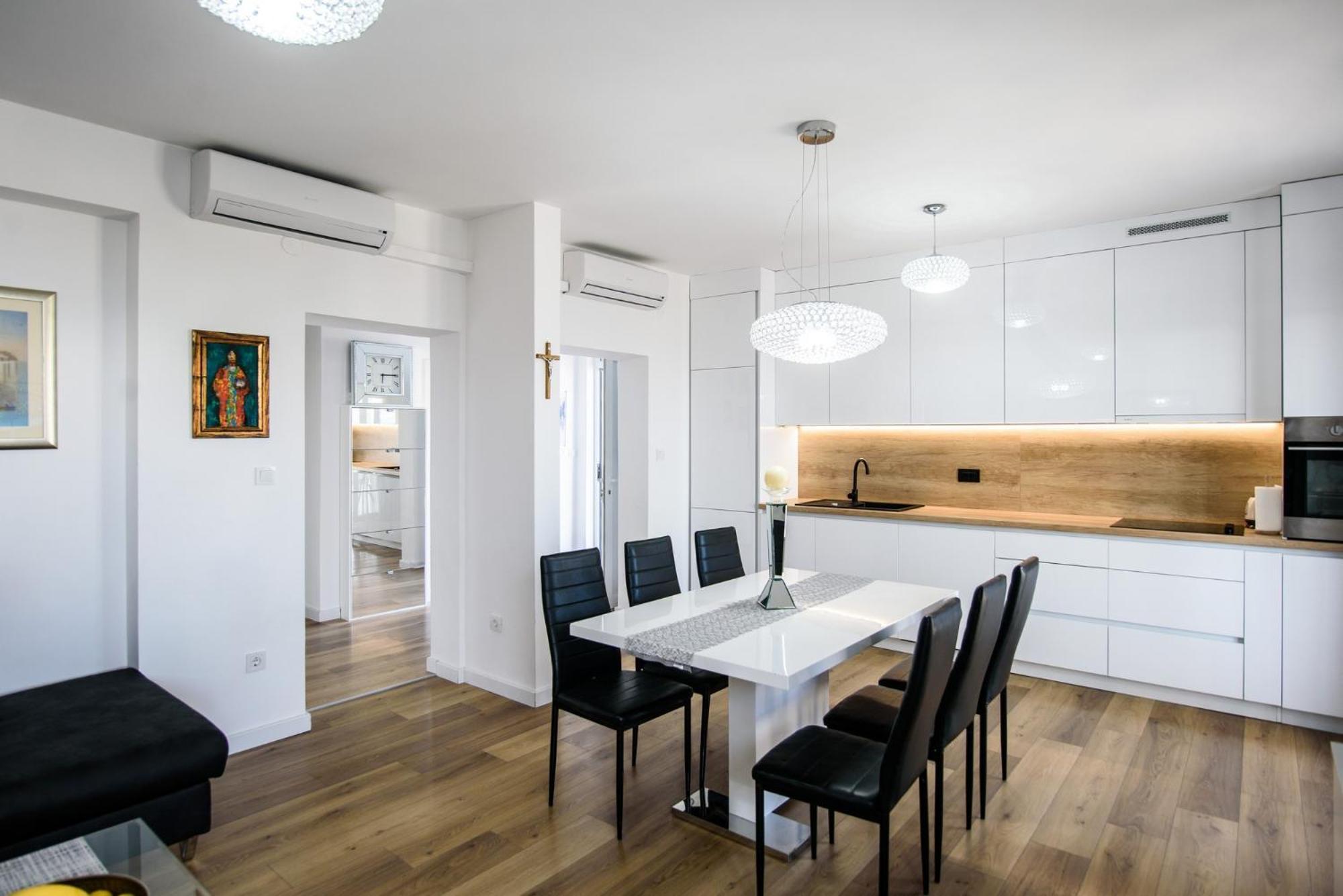 מליני Aurora Seaview Apartment מראה חיצוני תמונה
