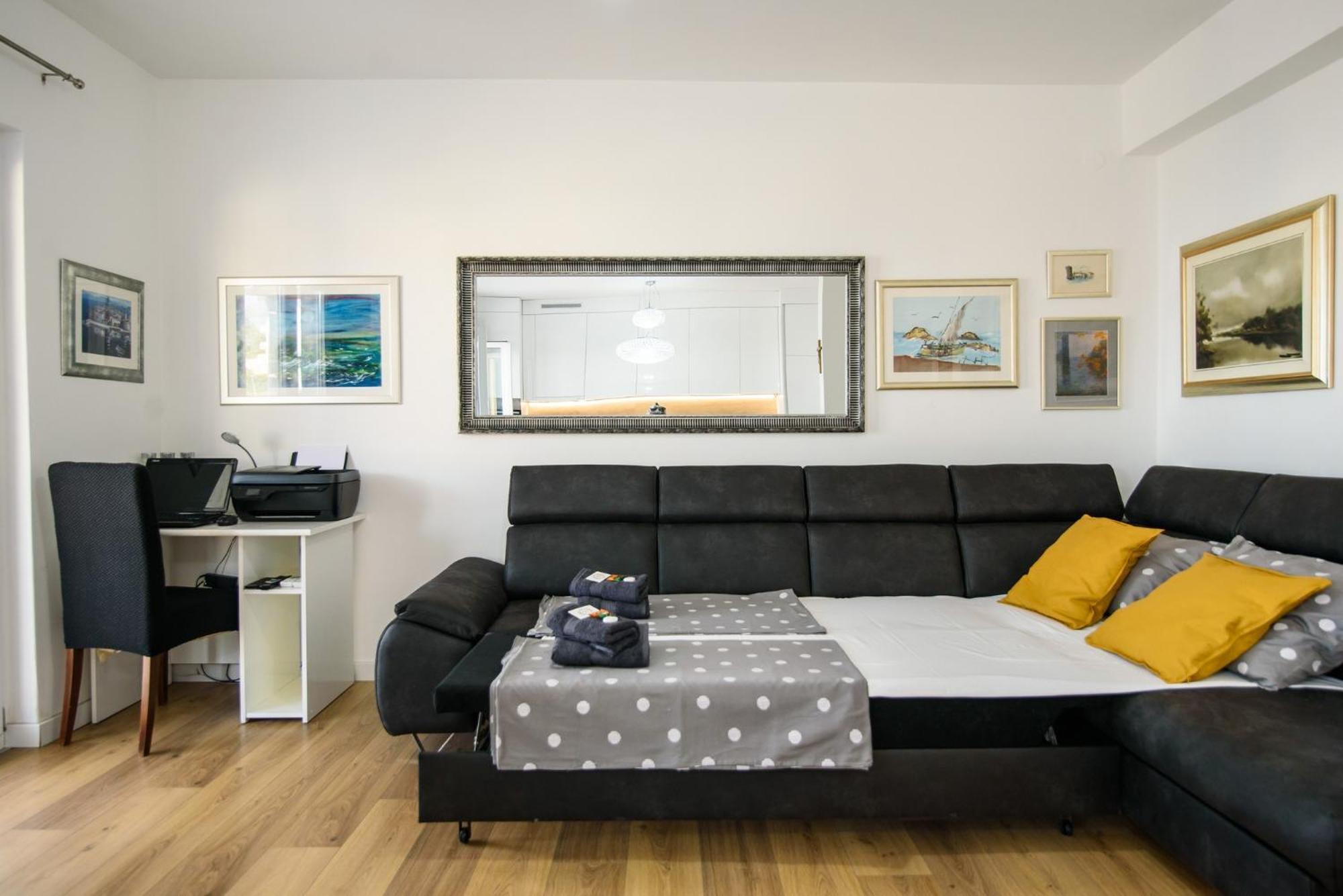 מליני Aurora Seaview Apartment מראה חיצוני תמונה