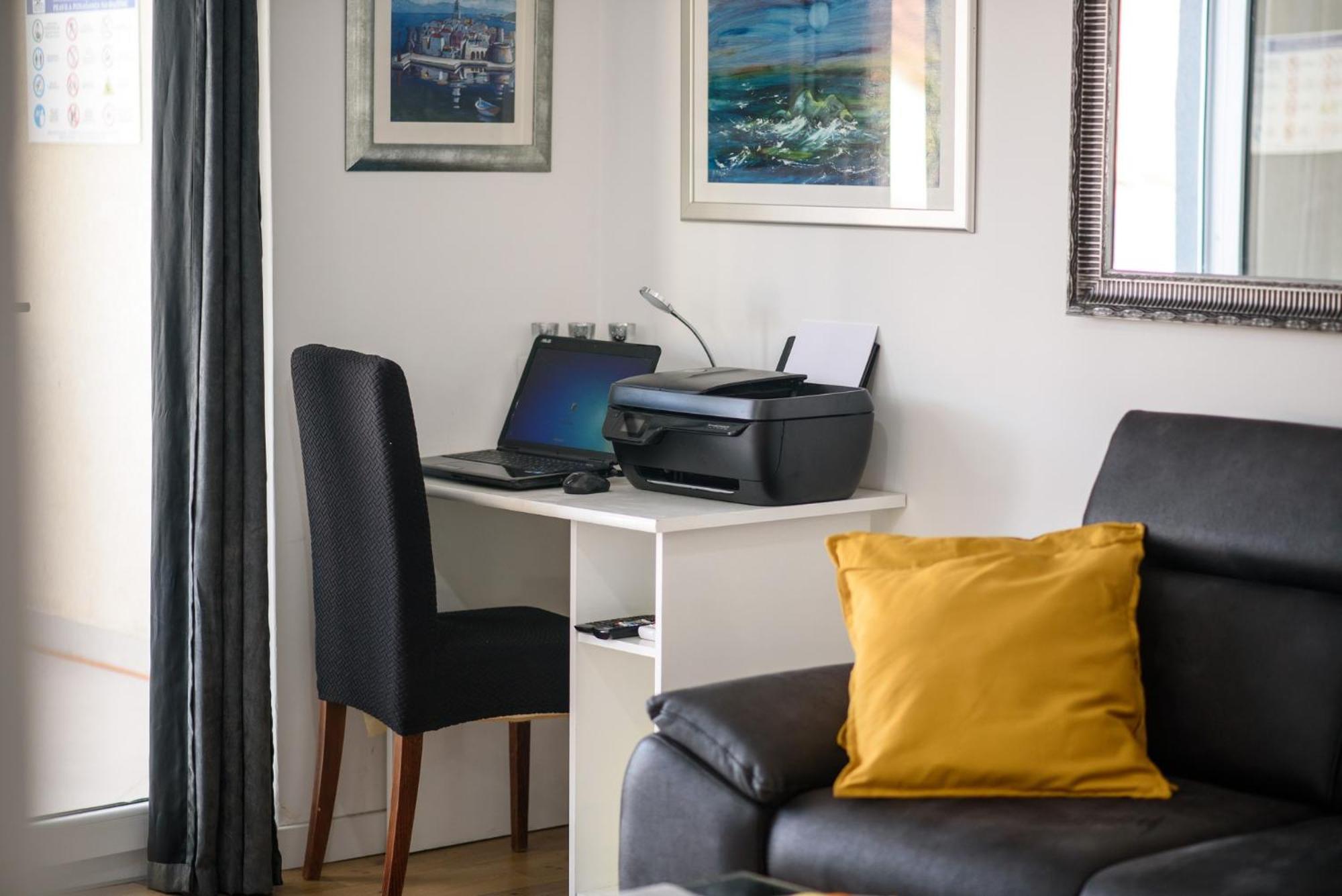 מליני Aurora Seaview Apartment מראה חיצוני תמונה